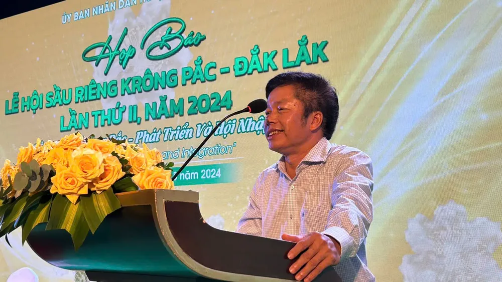 Ông Nguyễn Văn Hà, Phó giám đốc Sở NN&PTNT tỉnh Đắk Lắk thông tin tại họp báo. Ảnh: VŨ LONG Xuất khẩu sầu riêng.jpg