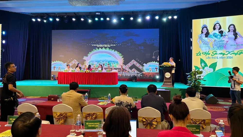 Họp báo giới thiệu về lễ hội sầu riêng huyện Krông Pắk. Ảnh: VŨ LONG Xuất khẩu sầu riêng.jpg