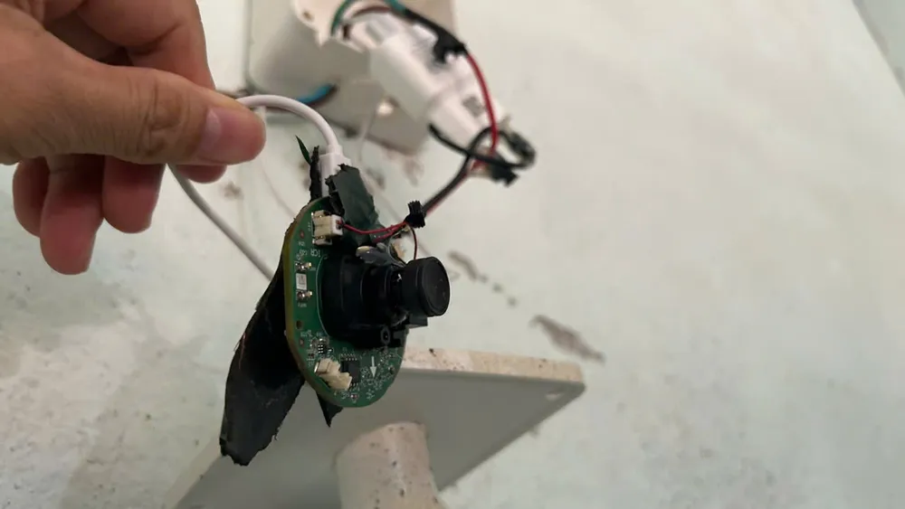 camera quay lén.jpg