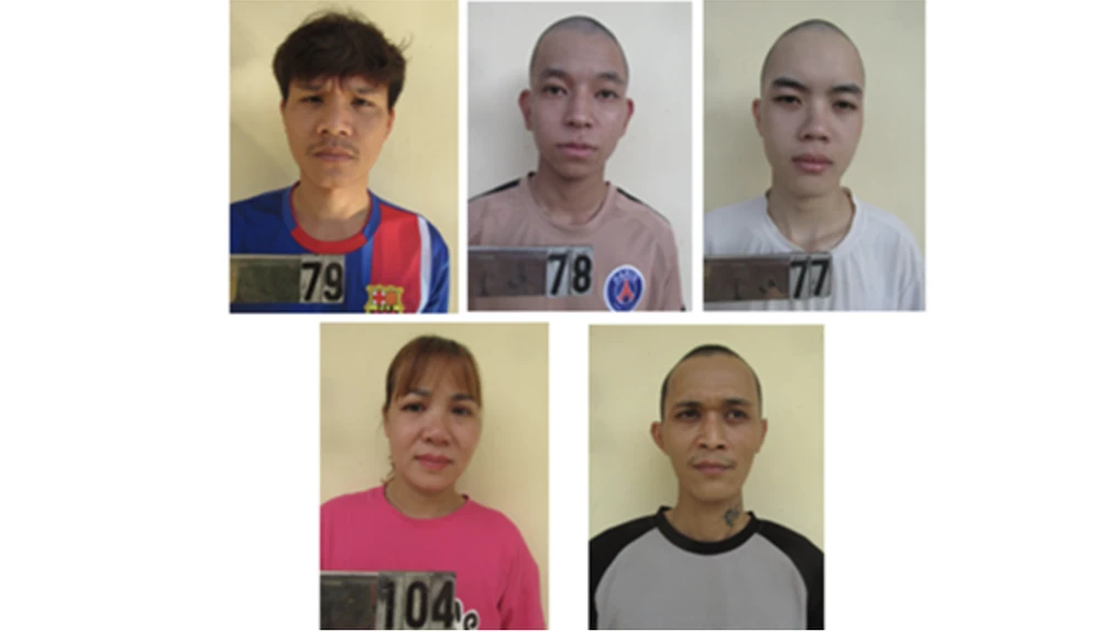 Bé gái 14 tuổi.png