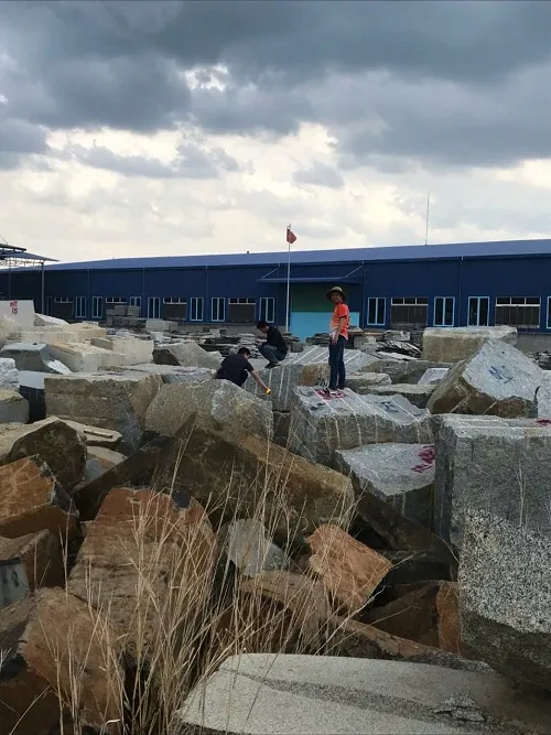 khai thác hơn 700 m3 đá granit.jpg