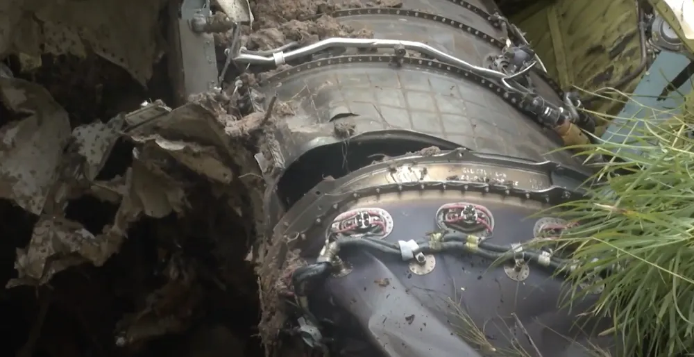 máy bay YAK-130.png