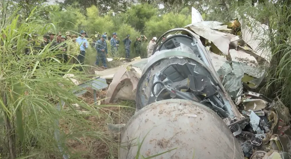 máy bay YAK-130.png