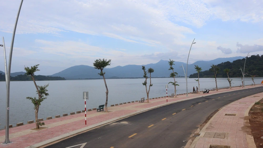 hồ nước ngọt.jpg