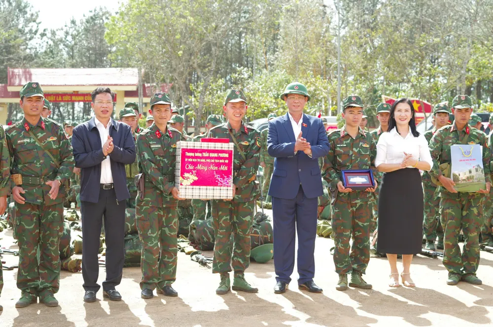 Phó chủ tịch Quốc hội Trần Quang Phương.jpg