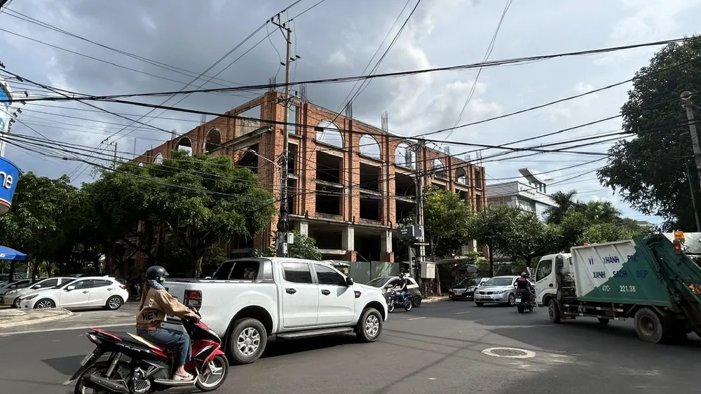 Dự án Đắk Lắk Center triển khai gần hai thập kỷ vẫn chậm tiến độ. Ảnh: VŨ LONG 71f1236a2764993ac075.jpg