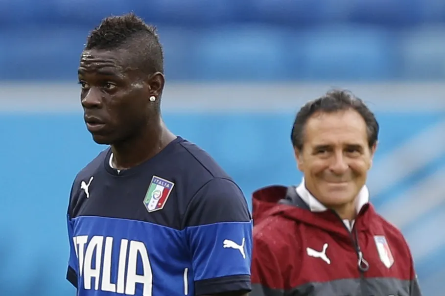 Tân HLV tuyển Ý lo lắng về tương lai của Pelle, Balotelli ảnh 2
