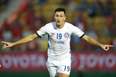 Merlo ghi bàn duy nhất, giúp SHB Đà Nẵng tạm thời lên ngôi nhất bảng.