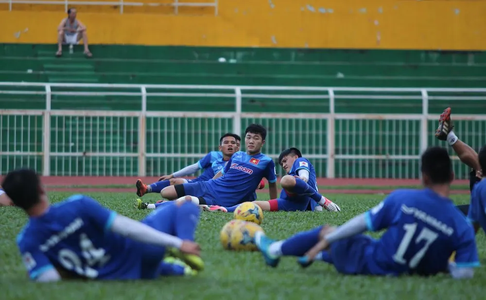 10 giờ sáng mai, tuyển Việt Nam sang Indonesia ảnh 1