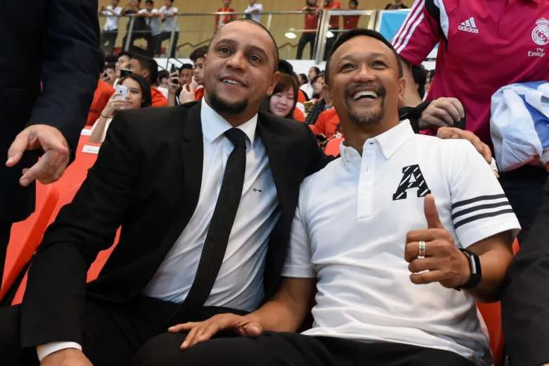 Singapore tính “kích cầu” bóng đá với Roberto Carlos ảnh 3