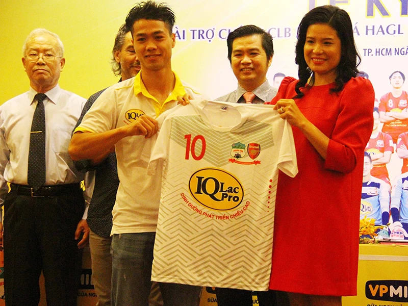 Đá đẹp, đá tử tế, CLB HA Gia Lai kiếm được 50 tỉ đồng ảnh 1