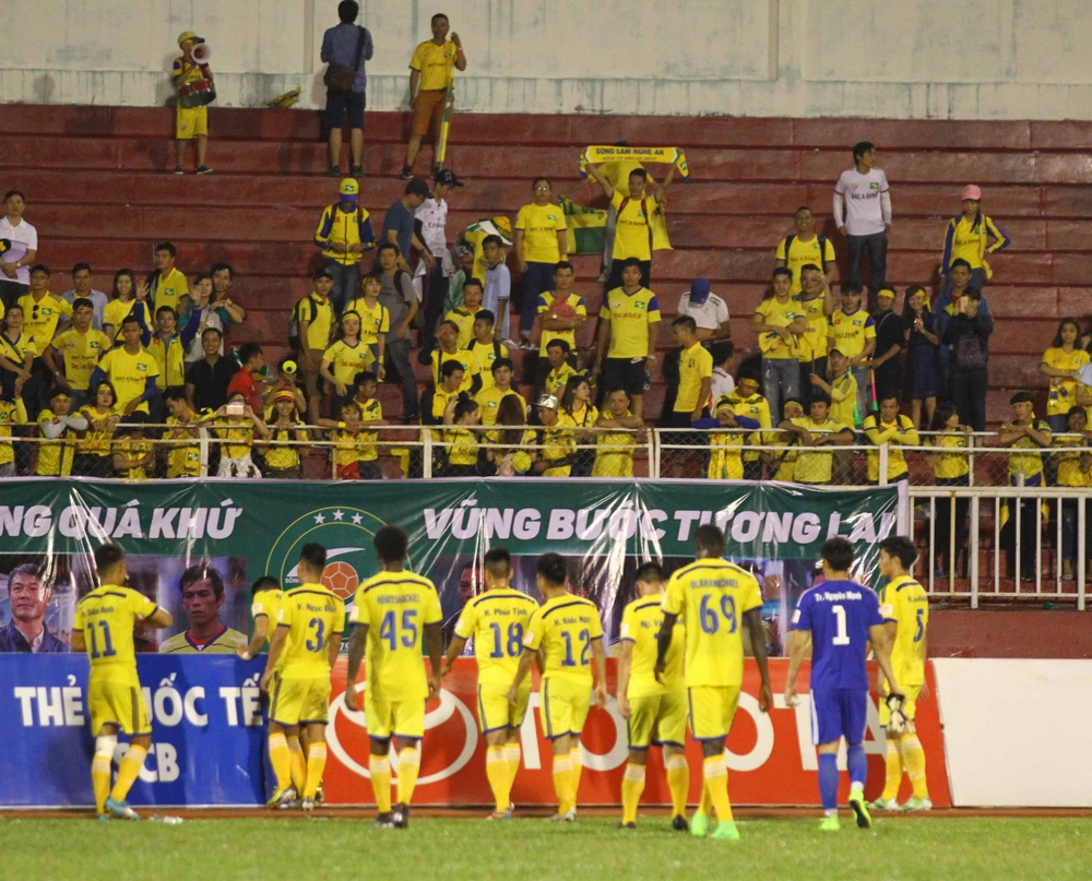 SL Nghệ An vẫn thua dù fan áp đảo sân Thống Nhất ảnh 1 SL Nghệ An vẫn thua dù fan áp đảo sân Thống Nhất ảnh 1