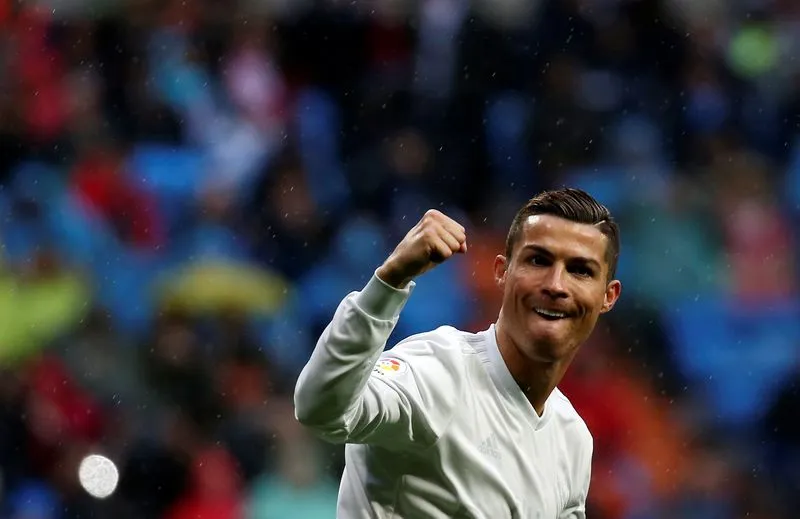Ronaldo kiếm “lúa” đỉnh nhất thế giới ảnh 1