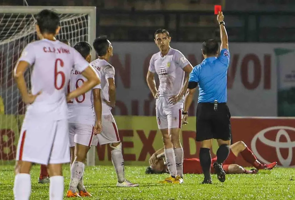 Chủ tịch CLB TP.HCM Công Vinh mua Dyachenko rồi “trảm“ ảnh 2