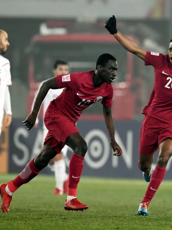 Almoez Ali tay tiền đạo đang dẫn đầu danh sách dội bom của Qatar