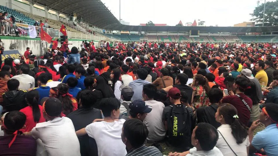 Trước trận chung kết là những cuộc giao lưu