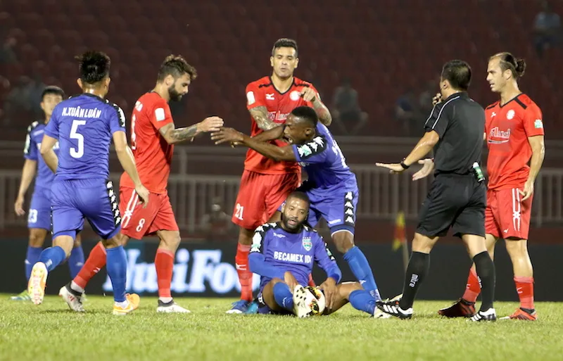 Phi Sơn “níu” một điểm cho TP.HCM trong ngày Kesley tái xuất ảnh 2