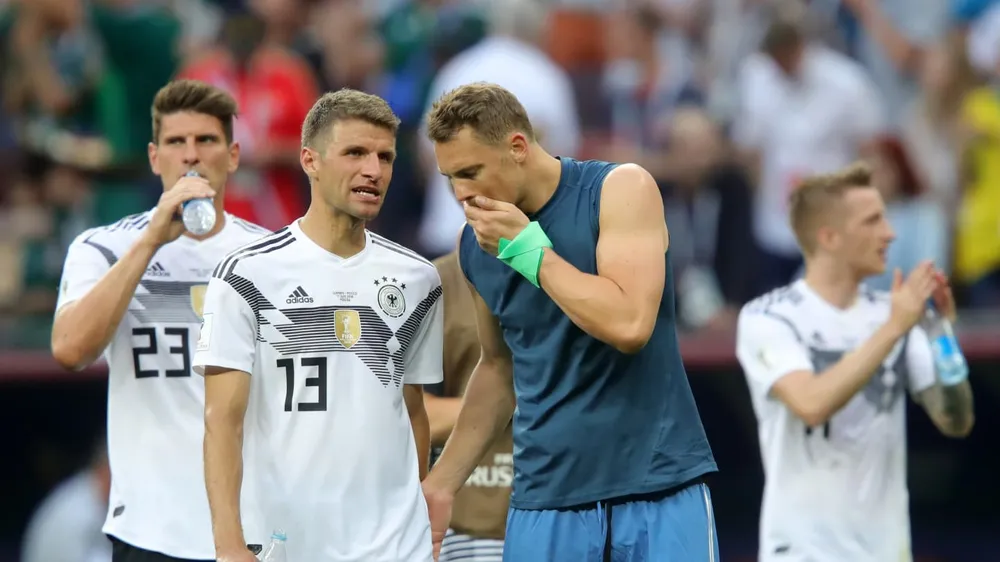 Khi Đức chơi 'năm cầu' và lo bị loại ngay sau vòng bảng ảnh 1 Khi Đức chơi 'năm cầu' và lo bị loại ngay sau vòng bảng ảnh 1