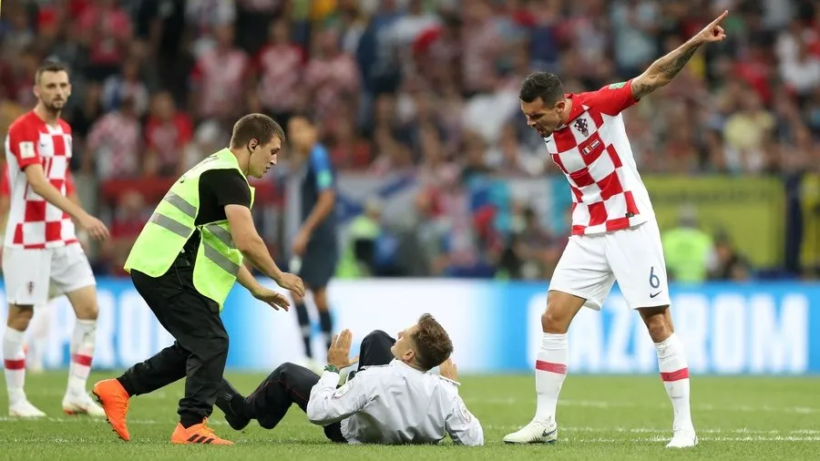 Chung kết World Cup 2018, Lovren xin lỗi Pussy Riot ảnh 2 Chung kết World Cup 2018, Lovren xin lỗi Pussy Riot ảnh 2