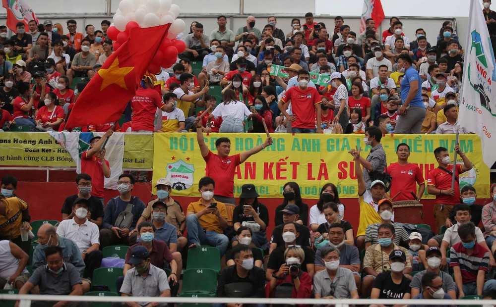 Sân Thống Nhất lâu lắm mới có những trận cầu quốc tế đỉnh cao để fan hâm mộ...thưởng thức. Ảnh: A PHƯƠNG