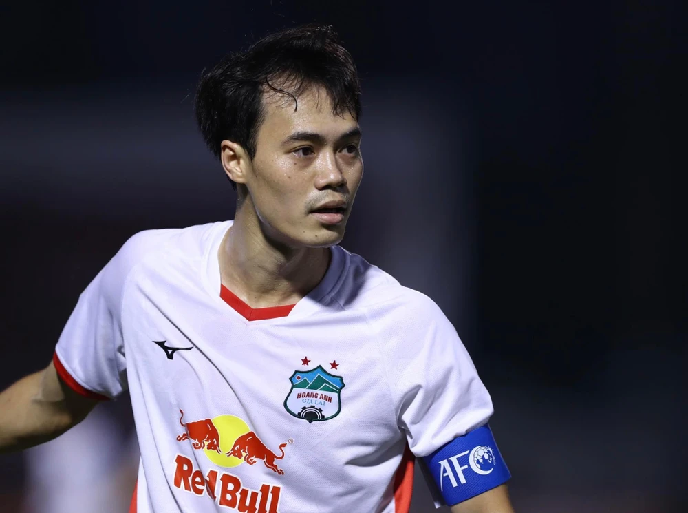 Đôi lúc Văn Toàn cũng tỏ ra thất vọng với những pha dọn cỗ của mình bị bỏ qua. Ảnh: A.P