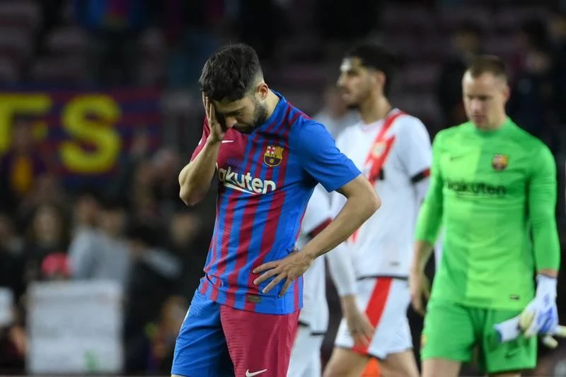 Barcelona thua đau Rayo Vallecano ngay tại Nou Camp. Ảnh: Getty