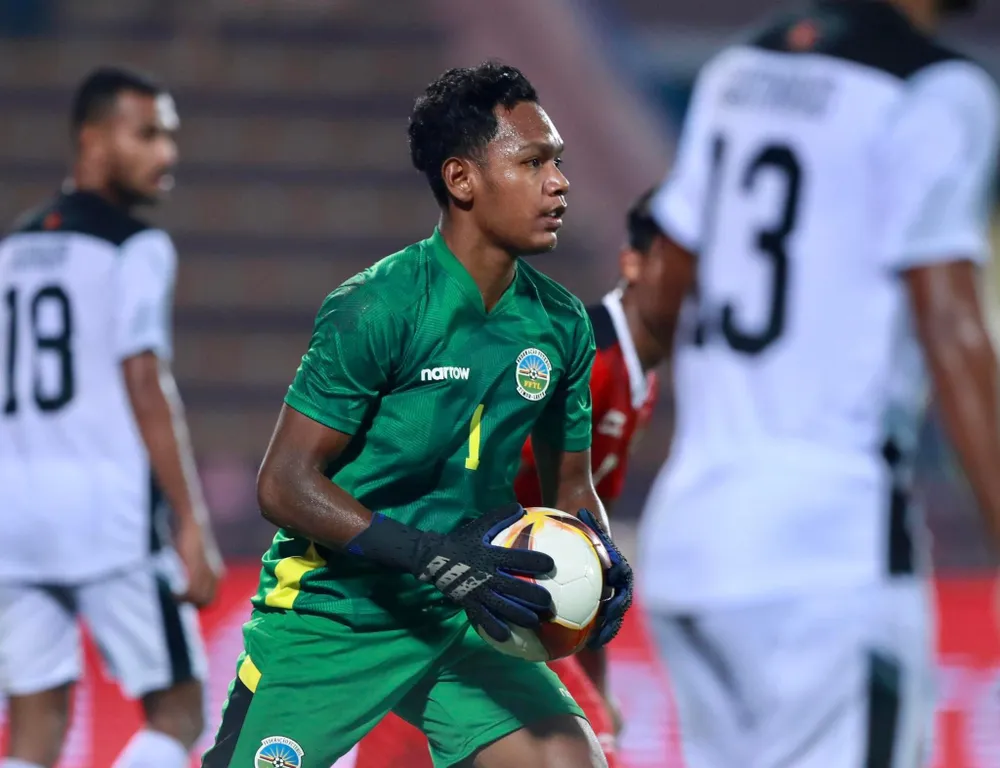 Một buổi tối mà Ferreira tiếp tục vất vả và bốn lần vào lưới nhặt bóng. Ảnh: A.P Sau ba trận toàn thua, thầy trò HLV Fabio Maciel còn trận thủ tục với chủ nhà VN. Ảnh: A.P Egy Maulana trong vòng vây các cầu thủ Đông Timor. Ảnh: A.PHƯƠNG Các cầu thủ Indonesia ăn mừng bàn thắng. Ảnh: ANH PHƯƠNG