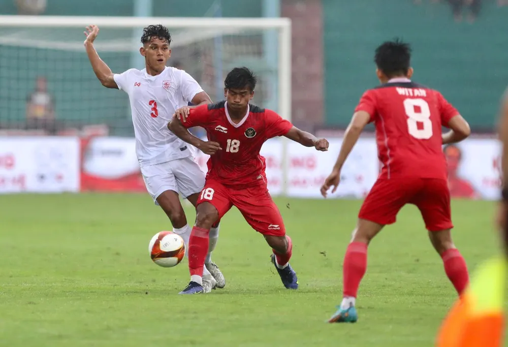 U-23 Indonesia (đỏ) vừa có trận thắng Myanmar 3-1 để vào bán kết SEA Games 31. Ảnh: ANH PHƯƠNG