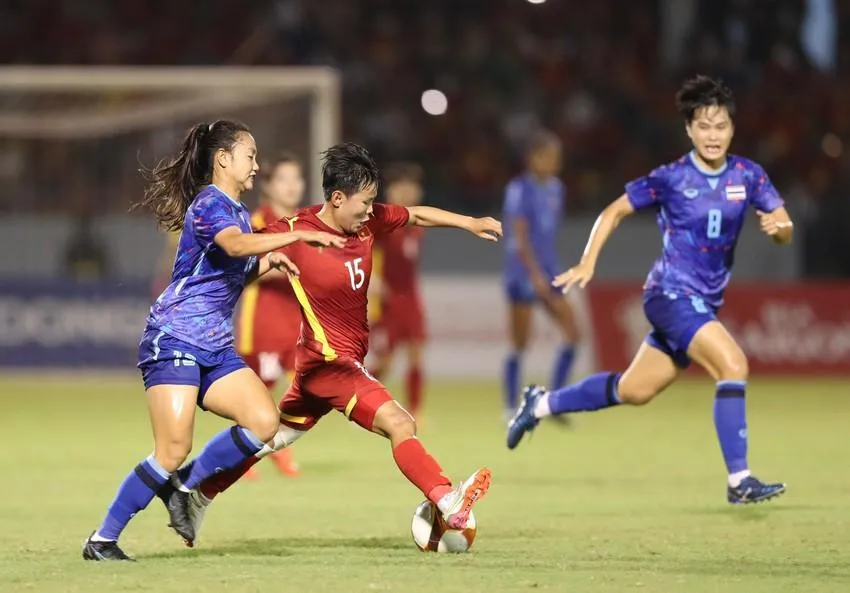 Bích Thùy xuất sắc nơi hành lang phải của VN. Ảnh: A.PHƯƠNG Bích Thùy xuất sắc nơi hành lang phải của VN. Ảnh: A.PHƯƠNG