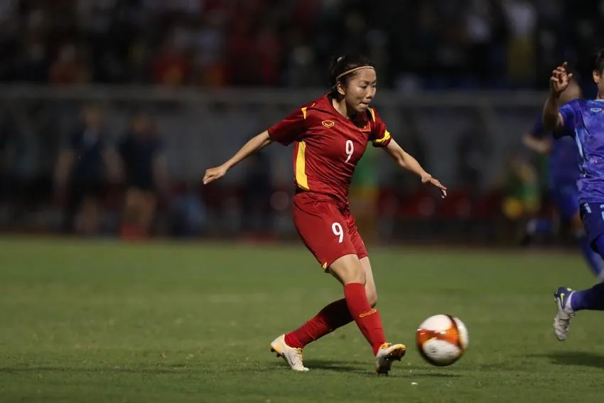 Huỳnh Như lại ghi bàn thắng vàng giúp VN bảo vệ thành công ngôi vô địch. Ảnh: A.PHƯƠNG Huỳnh Như lại ghi bàn thắng vàng giúp VN bảo vệ thành công ngôi vô địch. Ảnh: A.PHƯƠNG