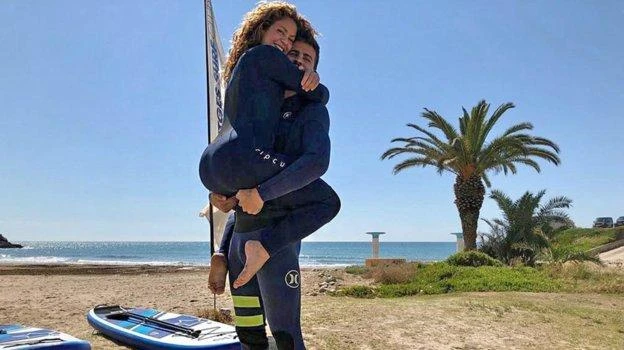 Shakira có album "Hips Don't Lie" có kỷ lục phát hành 60 triệu bản. Cô cũng có những album hát chung cùng Jenifer Lopez rất đình đám.