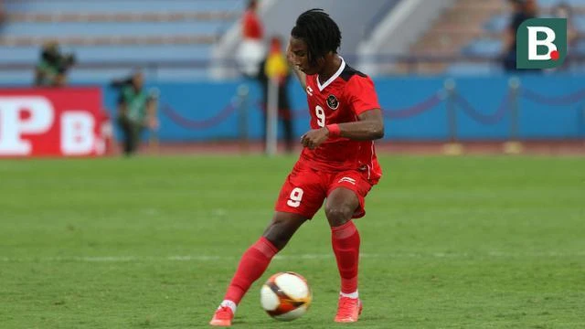 Ronaldo tại sân Việt Trì ở SEA Games 31. Ảnh: Bola