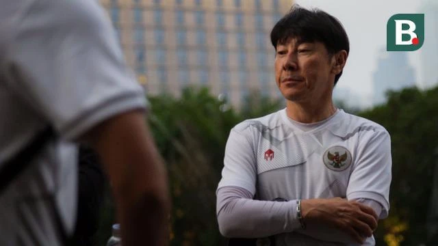 HLV Shin Tae-yong quyết không thua VN ở lượt trận khai mạc ngay trên sân nhà. Ảnh: Bola