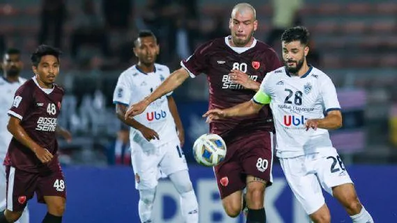 Kuala Lumpur City (trắng) trong trận hòa PSM Makassar 0-0. Ảnh: A.DUY