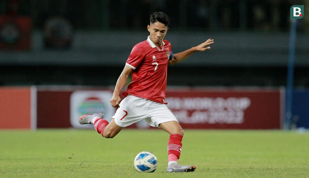 Marcelino cũng là ngôi sao sáng của U-19 Indonesia. Các học trò U-19 Indonesia phải giúp ông thầy Hàn đánh bại đội nhất bảng A Thái Lan.