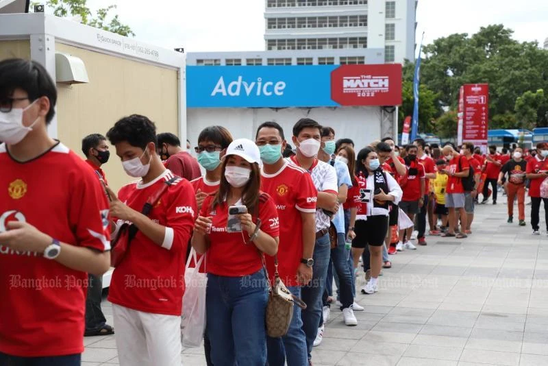 Ten Hag khởi đầu suôn ở Bangkok ảnh 10