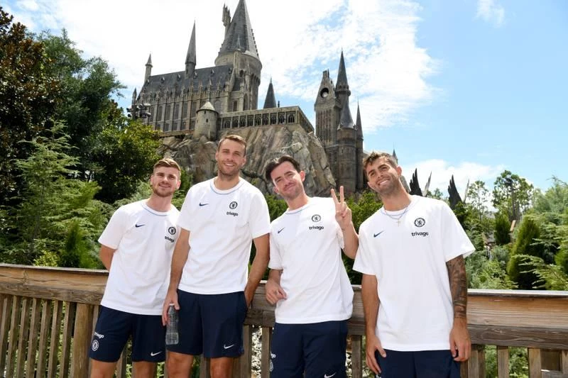 Phim trường của hãng Universal nằm ở Orlando nơi toàn đội Chelsea đến thăm.