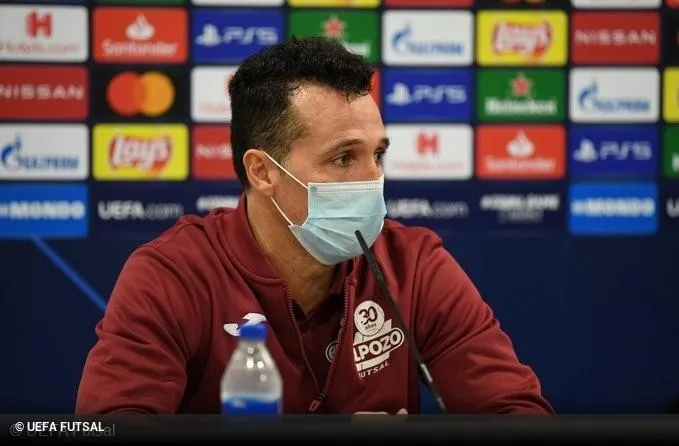 HLV Giustozzi Diego Raul là thuyền trưởng tuyển Futsal VN. HLV Giustozzi Diego Raul là thuyền trưởng tuyển Futsal VN.