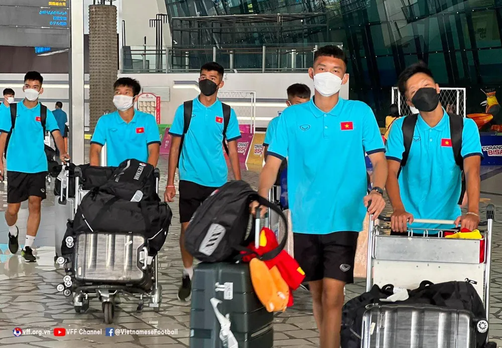 U-16 VN mang trọng trách phải thắng Singapore. Ảnh: VFF