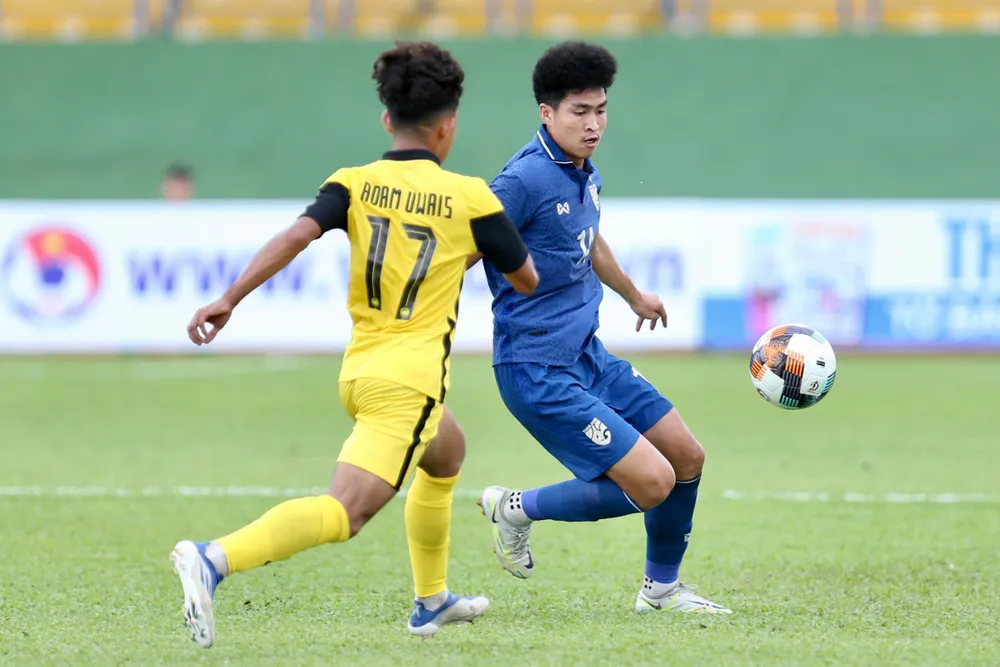 90 phút, Thái Lan có hơn chục pha dứt điểm chuẩn xác nhưng không gây khó cho thủ môn của Malaysia. Ảnh: KHẢ HÒA