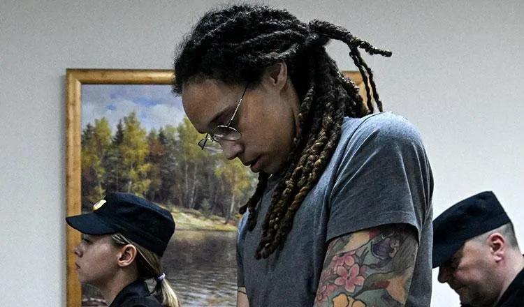 Brittney Griner trong một phiên tòa tại thị trấn Khimki, ngoại ô Moscow. Ảnh: S.E Brittney Griner trong một phiên tòa tại thị trấn Khimki, ngoại ô Moscow. Ảnh: S.E