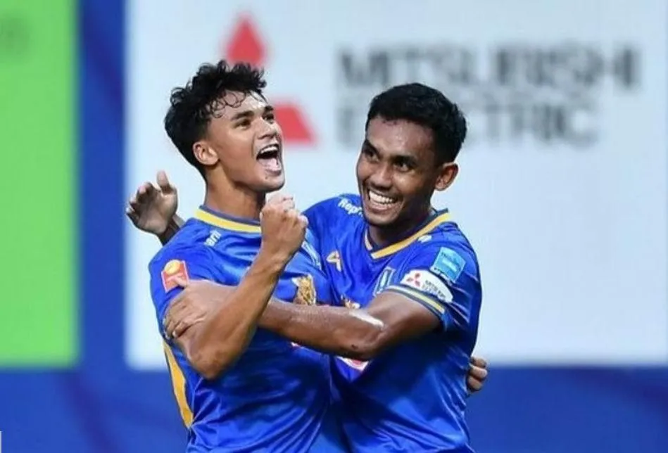 Bộ đôi Dangda- Ikhsan sẽ khó có cơ hội "làm bể nát những viên kim cương đỏ" Urawa. Ảnh: AFC Bộ đôi Dangda- Ikhsan sẽ khó có cơ hội "làm bể nát những viên kim cương đỏ" Urawa. Ảnh: AFC