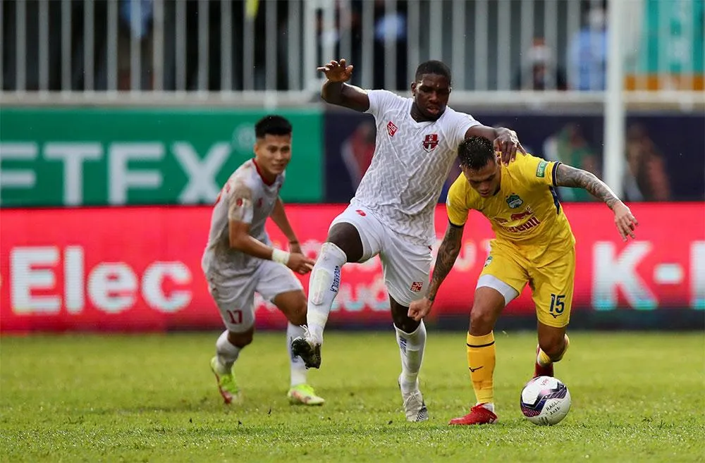 Thua Hà Nội rồi thua tiếp Hải Phòng, HA Gia Lai có vẻ đuối trong cuộc đua vô địch. Ảnh: VPF Thua Hà Nội rồi thua tiếp Hải Phòng, HA Gia Lai có vẻ đuối trong cuộc đua vô địch. Ảnh: VPF