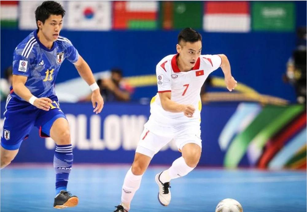 Shimizu (11), cựu cầu thủ Thái Sơn Nam đã ghi hai bàn đẩy VN vào gặp anh cả Iran ở tứ kết, quá khó. Ảnh: AFC