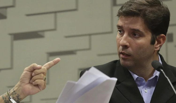 Bác sĩ Fernando de Carvaldo bị tuyên mức án 109 năm 8 tháng tù giam.Ảnh: AFP