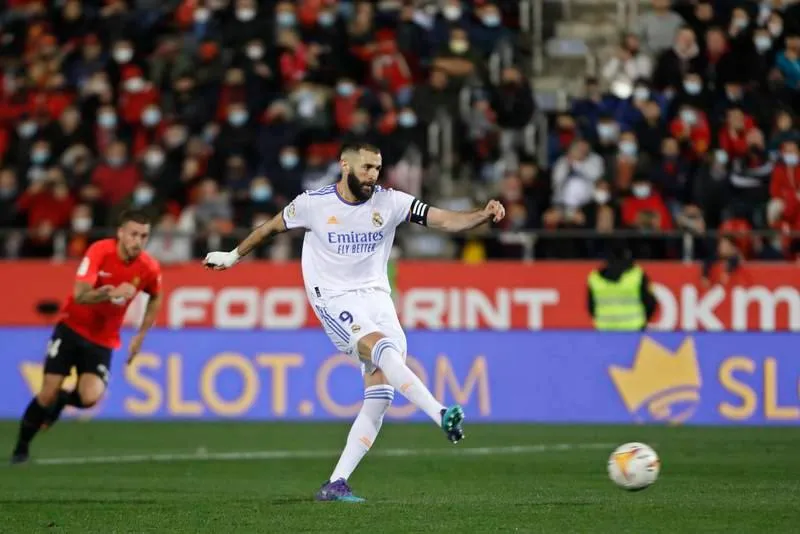 &quot;Huyền thoại của những huyền thoại Pháp&quot; tất nhiên thuộc về Quả bóng vàng 2022 - Karim Benzema- 413 bàn (Lyon 66, Real Madrid 311, Pháp 36). Thứ hai thuộc về huyền thoại Thierry Henry 411 bàn (Monaco 28, Juventus 3, Arsenal 228, Barcelona 49, New York Red Bulls 52, Pháp 51).