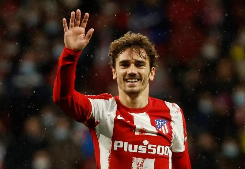 Antoine Griezmann- 270 bàn (Real Sociedad 52, Atletico Madrid 133, Barcelona 55, Atletico Madrid (cho mượn) 8, Pháp 42). Youri Djorkaeff-254 bàn (Grenoble 24, Strasbourg 25, Monaco 67, Paris Saint-Germain 19, Inter Milan 39, Kaiserslautern 18, Bolton Wanderers 21, Blackburn Rovers 0, Metro Stars 11, New York Red Bulls 2, Pháp 28). Nikolas Enelka- 224 bàn (Paris Saint-Germain 1, Arsenal 28, Real Madrid 7, PSG 18, Liverpool (cho mượn) 5, Manchester City 45, Fenerbahce 16, Bolton Wanderers 23, Chelsea 59, Shanghai Shenhua 4, Juventus (cho mượn) 0, West Bromwich Albion 2, Mumbai City 2, Pháp 14). Kylian Mbappe-213 bàn (Monaco 27, Paris Saint-Germain (cho mượn) 21, PSG 158, Pháp 24). Eric Cantona- 185 bàn (Auxerre 29, Martigues (cho mượn) 4, Marseille 14, Bordeaux (cho mượn) 8, Montpellier (cho mượn) 14, Nimes 2, Leeds United 14, Manchester United 82, Pháp 20). Zinedine Zidane - 156 bàn - (Cannes 6, Bordeaux 39, Juventus 31, Real Madrid 49, Pháp 31).