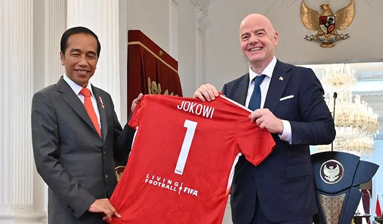 Ai đón tiếp người đứng đầu FIFA ở Indonesia? ảnh 6