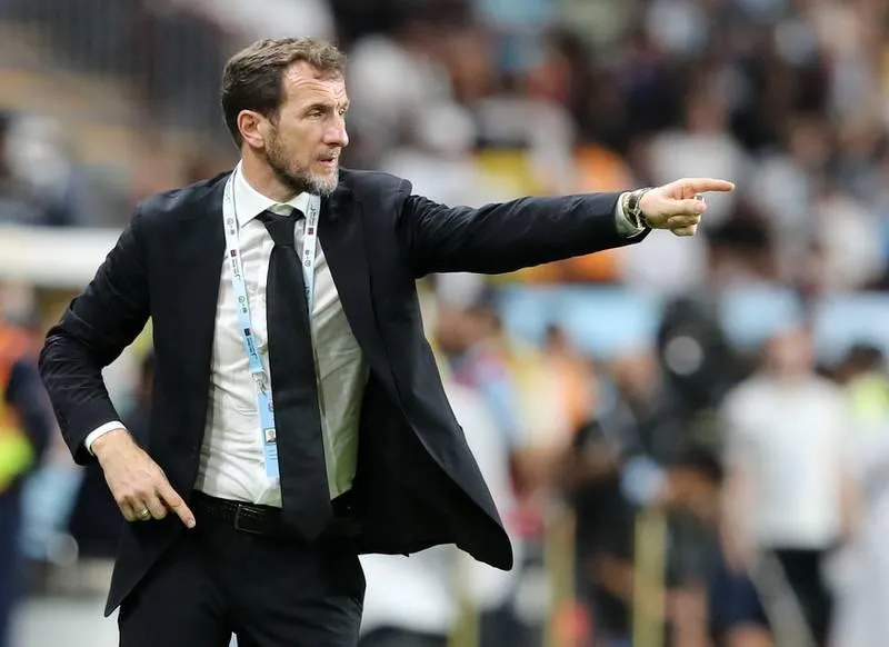 Thuyền trưởng Rodolfo Arruabanerra, người Argentina của tuyển UAE nêu mục tiêu đánh bại đội bóng đồng hương. Nhưng rõ ràng UAE không phải là đối thủ của Argentina.