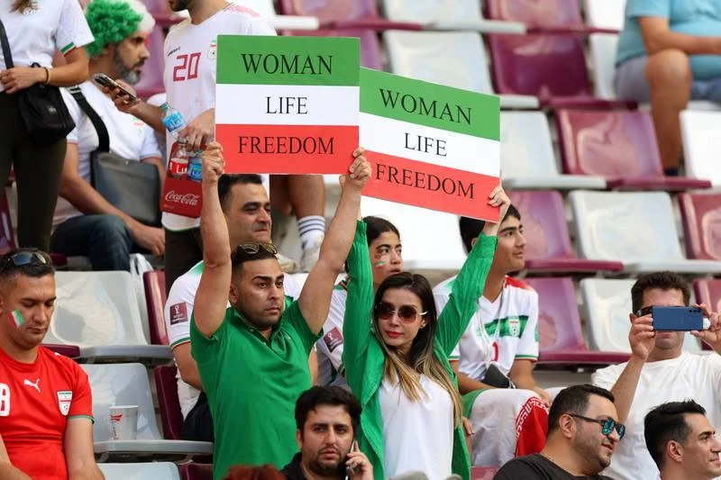 Từ World Cup 2018 đến World Cup 2022 làn sóng đấu tranh cho phụ nữ Iran luôn rất mạnh. Ảnh: Getty